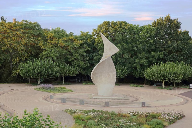 Sculpture flag monument by Joachim Sendler 1974, concrete, modern art, abstract art, large sculpture, curved, bent, arched, curved, spiral, helix, twisted, turned, Elbuferpromenade, Magdeburg, Saxony-Anhalt, Germany
