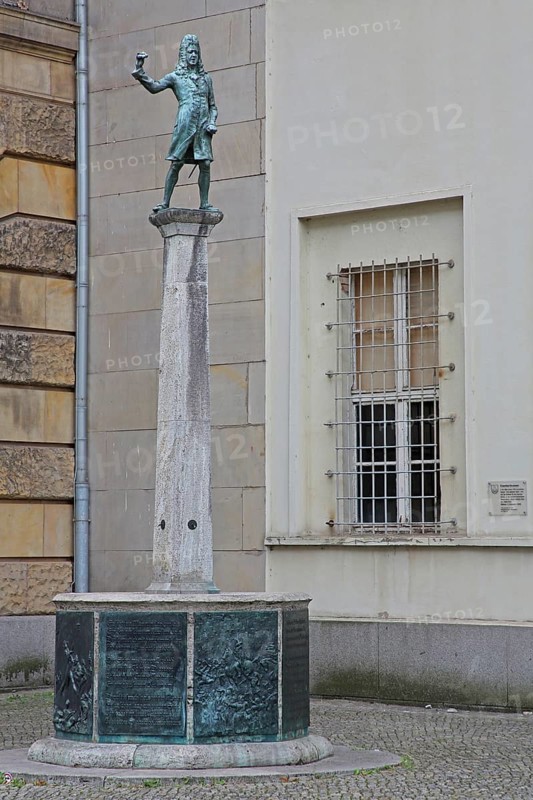 Eisenbart Fountain and monument to surgeon and physician Doctor Eisenbarth by Fritz von Graevenitz 1939, Eisenbart, sculpture, fountain, Magdeburg, Saxony-Anhalt, Germany