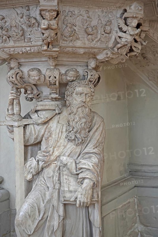 Decorations on the Renaissance pulpit by Christoph Kapup 1597 made of alabaster, Apostle Peter as carrier, support, strength, burden, symbol, stonemasonry, art, craftsmanship, interior view, relief, sculpture, St Mauritius and St Katharina, Magdeburg Cathedral, Magdeburg, Saxony-Anhalt, Germany