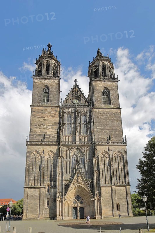 Gothic Cathedral of St Mauritius and St Katharina with twin towers, Magdeburg Cathedral, Magdeburg, Saxony-Anhalt, Germany