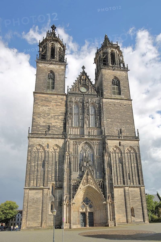 Gothic Cathedral of St Mauritius and St Katharina with twin towers, Magdeburg Cathedral, Magdeburg, Saxony-Anhalt, Germany