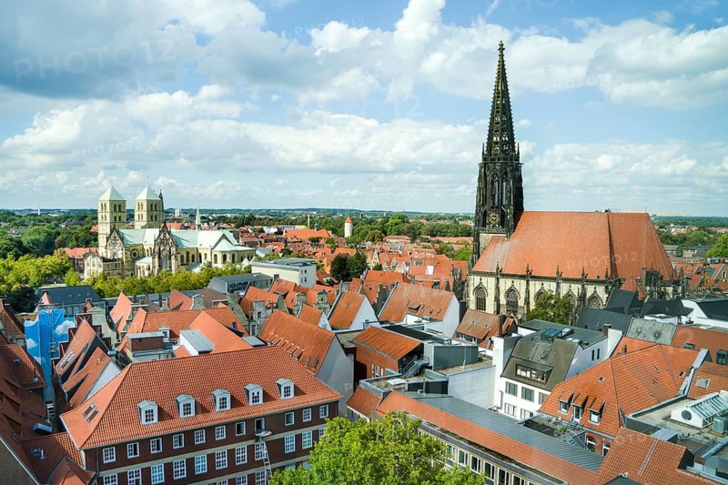 Aerial view, old town with St Paul's Cathedral and St Lambert's Catholic Church, Münster, North Rhine-Westphalia, Germany