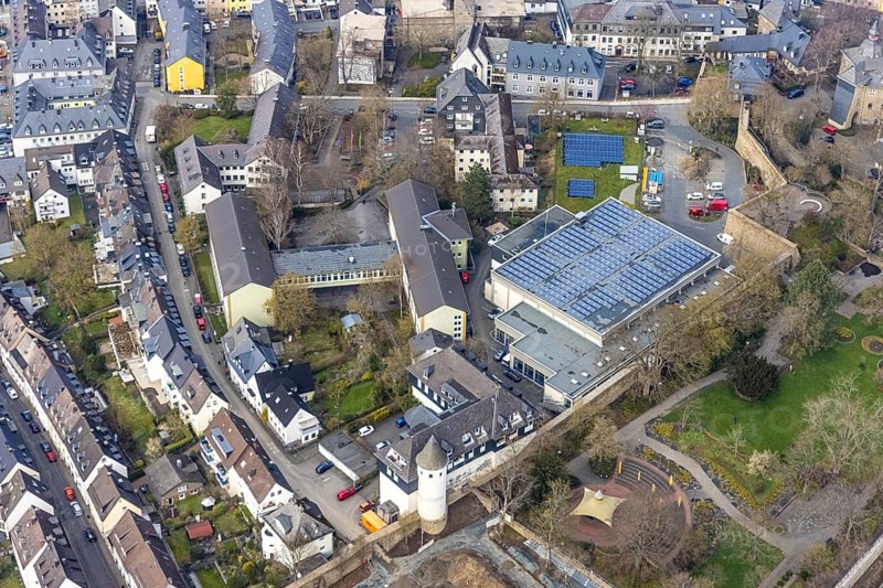 Aerial view, Realschule Am Oberen Schloss, Burgstraße, Siegen-Kernband, Siegen, Siegerland, North Rhine-Westphalia, Germany, education, educational institution, DE, Europe, educational institute, aerial view, aerial photography, aerial photography, photovoltaics, photovoltaic system, secondary school, school, solar, solar system, solar energy, solar energy, overview, bird's-eye view, bird's-eye view, overview