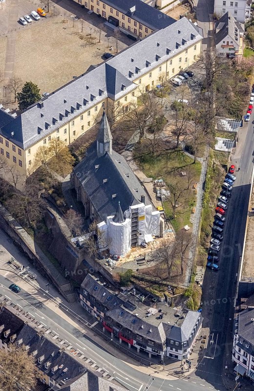 Aerial view, renovation of the Protestant Martini Church, Siegen-Kernband, Siegen, Siegerland, North Rhine-Westphalia, Germany, place of worship, construction work, construction area, building site, building plots, construction project, construction site, DE, Europe, religious community, place of worship, holy place, church, parish, denomination, aerial view, aerial photography, aerial photography, pseudo basilica, religion, religious site, overview, bird's-eye view, overview