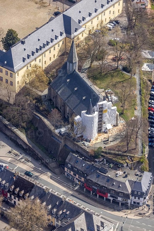 Aerial view, renovation of the Protestant Martini Church, Siegen-Kernband, Siegen, Siegerland, North Rhine-Westphalia, Germany, place of worship, construction work, construction area, building site, building plots, construction project, construction site, DE, Europe, religious community, place of worship, holy place, church, parish, denomination, aerial view, aerial photography, aerial photography, pseudo basilica, religion, religious site, overview, bird's-eye view, overview