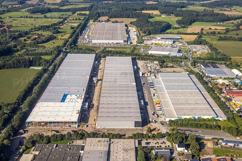 Spacious industrial complex with several large buildings and surrounding fields, aerial view Werl overview, Amazon distribution centre Werne, Werne, North Rhine-Westphalia, Germany