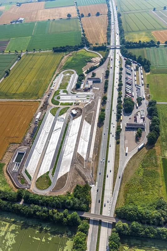 Aerial view, motorway A44 service area Am Haarstrang, construction site and new construction Haarstrang Nord, Westbüderich, Werl, Soester Börde, North Rhine-Westphalia, Germany, motorway A44, motorway service area, motorway service area, construction work, construction area, construction site, construction measure, construction project, construction site, DE, Europe, aerial view, aerial photography, aerial photography, new construction, service area, overview, bird's eye view, overview