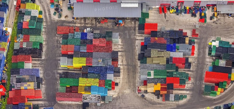 Aerial view, commercial area Hillmicker Straße, Gerhard Steinseifer Brauereibedarf, Zum Eichstruck, coloured crates, Gerlingen, Wenden, Sauerland, North Rhine-Westphalia, Germany, DE, Europe, shapes and colours, commercial enterprises, commercial area, commercial park, commercial location, commercial use, industrial area, industrial building, industrial location, aerial photograph, aerial photography, aerial photography, overview, bird's-eye view, birds-eyes view, overview