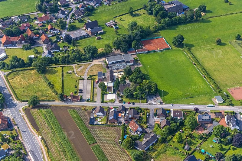 Aerial photo, Carl-Orff school, volunteer fire brigade, sports field SV Hilbeck, Hilbeck, Werl, Soester Börde, North Rhine-Westphalia, Germany, education, educational institution, fire fighter, fire protection, fire watch, DE, Europe, fire station, fire brigade, football pitch, football stadium, football club, educational institute, aerial photo, aerial photography, aerial photography, rescue station, school, sport, sports facilities, sports field, sports facility, overview, bird's eye view, bird's eye view, overview