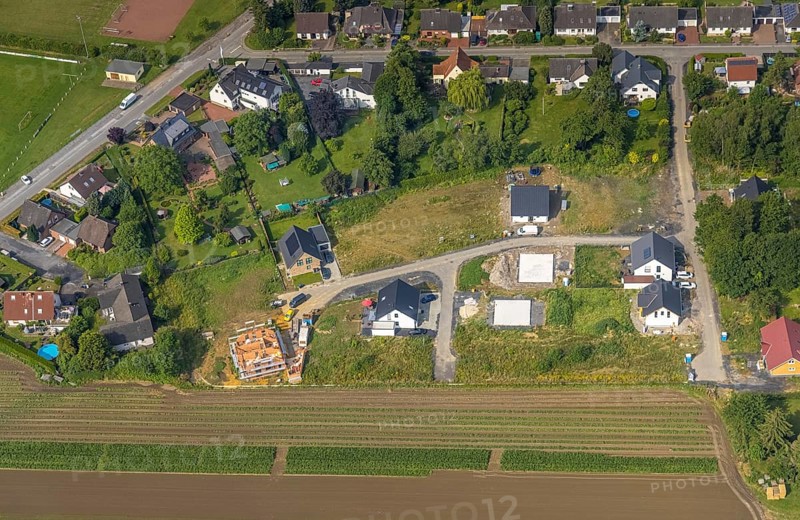 Aerial view, construction site, new residential area Albert-Schweitzer-Straße, Hilbeck, Werl, Soester Börde, North Rhine-Westphalia, Germany, construction work, construction area, construction site, building plots, construction project, construction site, DE, Europe, property tax, real estate, aerial view, aerial photography, aerial photography, new construction, overview, bird's eye view, residential complex, living and living, residential area, residential buildings, residential quality, residential neighbourhood, housing estate, birds-eyes view, overview