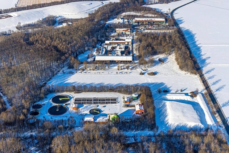 Aerial view, waste management Soest, sewage treatment plant Werl, winter, snow, Werl, Soester Börde, North Rhine-Westphalia, Germany, Soester, Börde, DE, Europe, birds-eyes, view, aerial photography, aerial photography, aerial photography, overview, overview, bird's eye view, waste management, water treatment, drinking water production, water purification, waste water