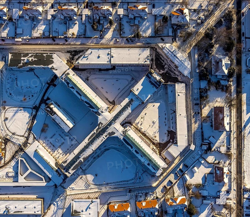 Aerial photo, Werl prison, JVA Werl, winter, snow, Werl, Soester Börde, North Rhine-Westphalia, Germany, Soester, Börde, DE, Europe, birds-eyes, view, aerial photograph, aerial photography, aerial photography, overview, overview, bird's eye view, correctional facility, JVA, prison, law, justice, penal system