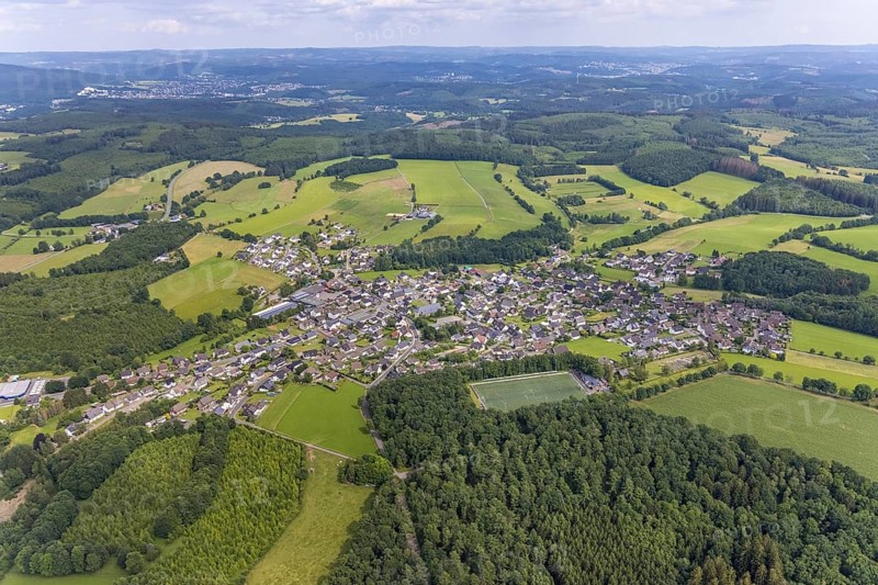 Aerial view, local view with sports field Am Winterhagen in Altenhof, Wenden, Sauerland, North Rhine-Westphalia, Germany, DE, Europe, football pitch, property tax, hilly landscape, real estate, aerial view, aerial photography, aerial photography, sports facilities, sports field, sports facility, overview, bird's-eye view, wooded area, living and living, residential area, residential buildings, quality of life, birds-eyes view, overview