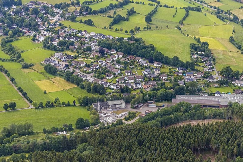 Aerial view, local view Heid, Wenden, Sauerland, North Rhine-Westphalia, Germany, DE, Europe, property tax, real estate, aerial view, aerial photography, aerial photography, overview, bird's-eye view, living and living, residential area, residential buildings, quality of living, birds-eyes view, overview