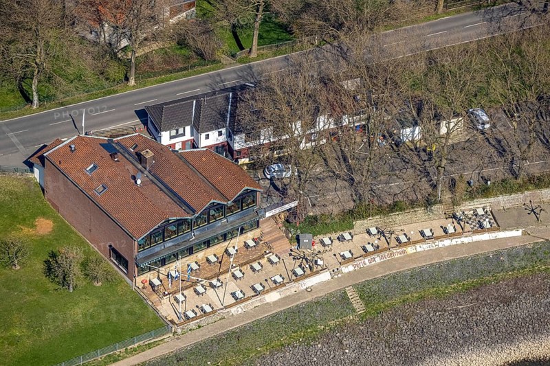 Aerial view, Restaurant Zur Arche an der Rheinpromenade, Görsicker, Voerde, Ruhr area, Lower Rhine, North Rhine-Westphalia, Germany, outdoor gastronomy, beer garden, café, Corona crisis, Corona measures, Corona virus, DE, Europe, inn, gastronomy, aerial photography, aerial photography, aerial photography, pearl on the Lower Rhine, restaurant, overview, bird's eye view, birds-eyes view, overview