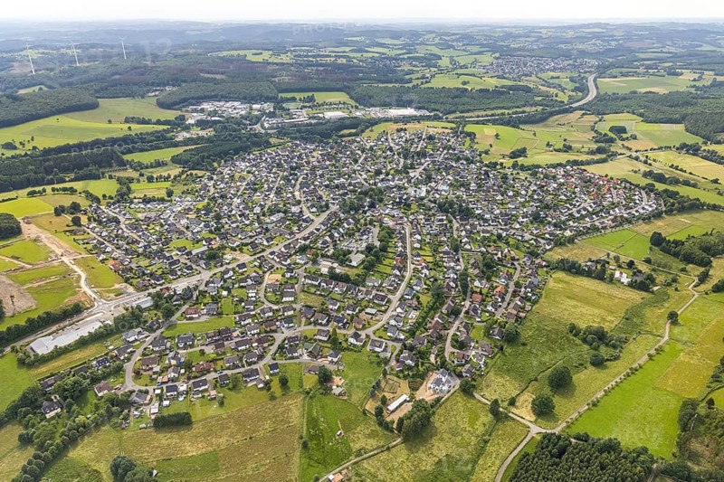 Aerial view, aerial view Hünsborn, Wenden, Sauerland, North Rhine-Westphalia, Germany, DE, Europe, property tax, real estate, aerial photography, aerial photography, aerial photography, overview, bird's-eye view, residential complex, living and life, residential area, residential buildings, quality of life, birds-eyes view, overview