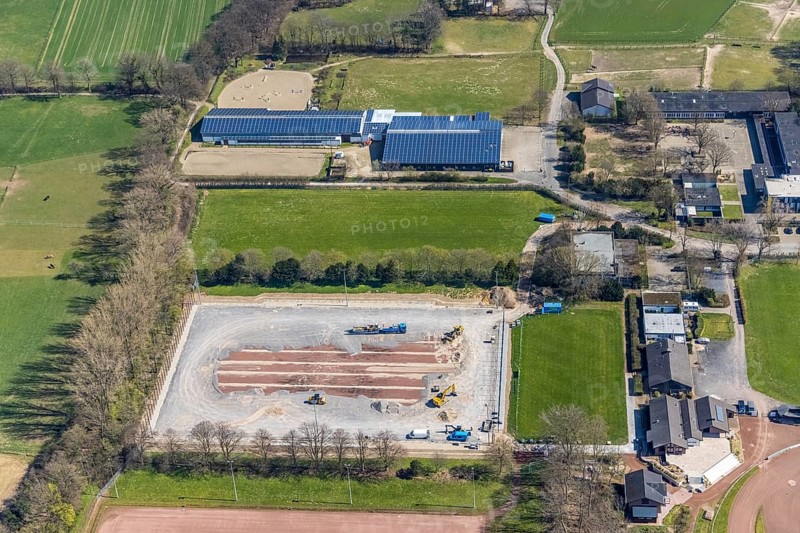 Aerial view, construction site for new sports field, sports centre Voerde, Rönskenstraße, Reiterverein Voerde, Erich Kästner-Schule, Voerde, Ruhr area, Lower Rhine, North Rhine-Westphalia, Germany, construction work, construction area, building site, building plots, construction project, construction site, DE, Europe, aerial view, aerial photography, aerial photography, photovoltaics, photovoltaic system, solar, solar system, solar energy, solar energy, overview, bird's eye view, bird's eye view, overview