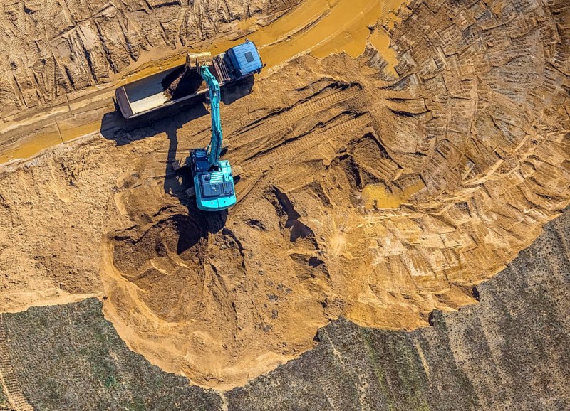Aerial view, embankments and construction site Böskenstraße for new company settlements, Emmelsum, Voerde, Ruhr area, Lower Rhine, North Rhine-Westphalia, Germany, construction work, construction vehicles, construction area, construction site, building plots, construction project, construction site, DE, Europe, shapes and colours, logistics, logistics service provider, logistics provider, logistics centre, aerial view, aerial photography, aerial photography, overview, bird's-eye view, bird's-eye view, overview