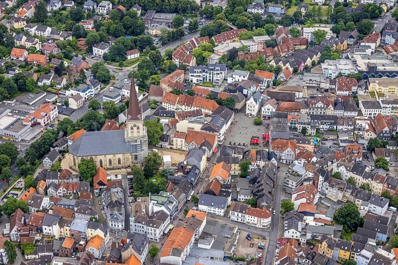Aerial view, construction site and renovation of the protestant town church, old town market square, Unna, Ruhr area, North Rhine-Westphalia, Germany, place of worship, construction work, construction area, construction site, construction project, construction site, well, DE, Europe, religious community, church, parish, church square, denomination, aerial view, aerial photography, aerial photography, market, market square, market stalls, religion, renovation, refurbishment, overview, bird's eye view, birds-eyes view, overview