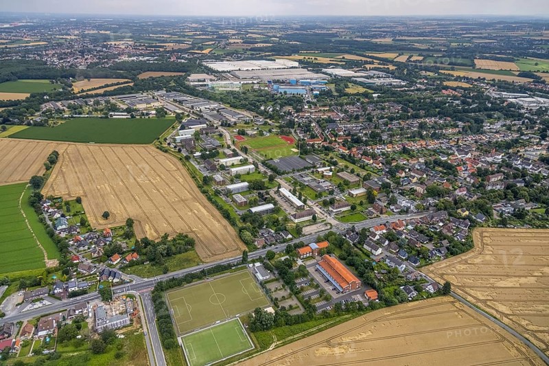 Aerial photo, Glückauf Kaserne military area, Königsborn, Unna, Ruhr area, North Rhine-Westphalia, Germany, Bundeswehr, DE, Europe, barracks, aerial photo, aerial photography, aerial photography, sports field, overview, bird's-eye view, overview