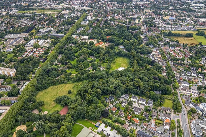 Aerial view, spa gardens, tent Circus Travados, Königsborn, Unna, Ruhr area, North Rhine-Westphalia, Germany, DE, Europe, aerial view, aerial photography, aerial photography, park, tennis facility, tennis courts, overview, bird's-eye view, overview