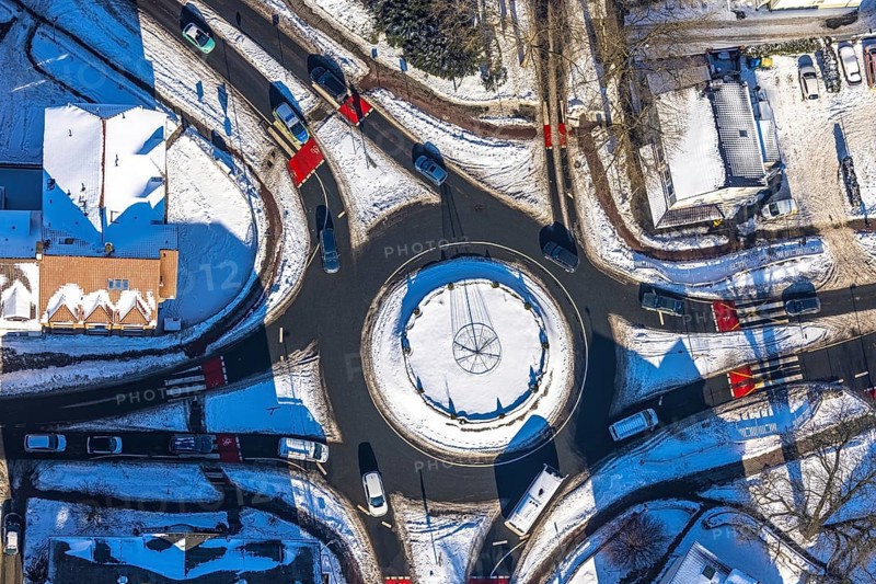Aerial view, roundabout Hansastraße, Unna, Ruhr area, North Rhine-Westphalia, Germany, DE, Europe, roundabout, roundabout, aerial photography, aerial photography, aerial photography, snow, road traffic, overview, bird's eye view, winter, winter landscape, birds-eyes view, overview, vertical shot