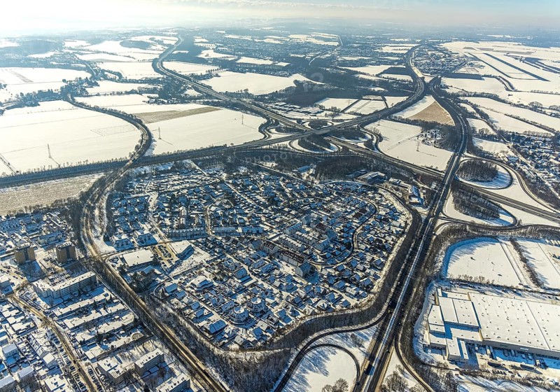 Aerial view, motorway junction Dortmund-Unna, A44 and A1, Maßen, Unna, Ruhr area, North Rhine-Westphalia, Germany, motorway junction, federal road B1, DE, Europe, aerial view, aerial photography, aerial photography, snow, overview, bird's-eye view, winter, onset of winter, winter landscape, birds-eyes view, overview