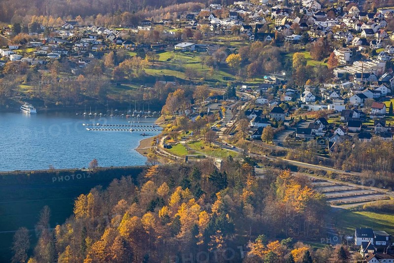 Aerial view, boat moorings Yachtclub Sorpesee am Sorpesee im Ortsteil Langscheid in Sundern, Sauerland, North Rhine-Westphalia, Germany, boat mooring, DE, Europe, marina, aerial view, aerial photography, aerial photography, Sorpetalsperre, reservoir, Sundern, dam, overview, bird's eye view, yacht mooring, birds-eyes view, overview
