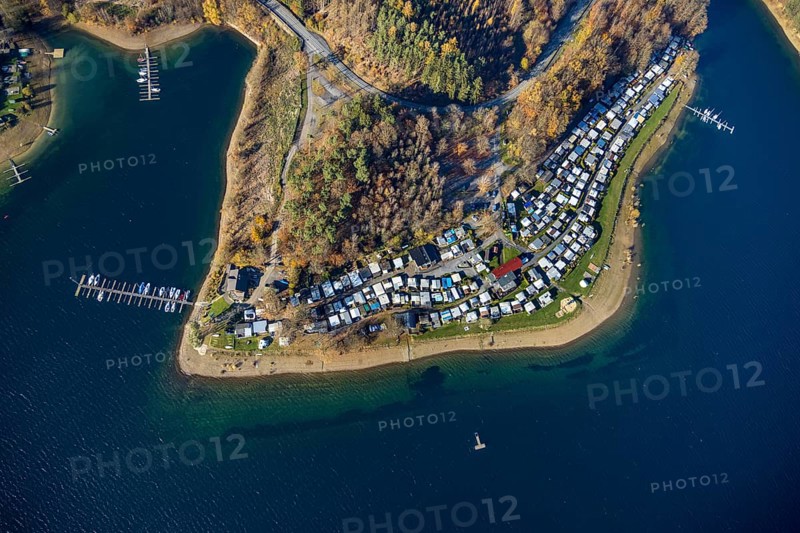 Aerial view, Sorpesee with family camping Sorpesee campsite in the district Langscheid in Sundern, Sauerland, North Rhine-Westphalia, Germany, camping, camping facility, camping houses, campsite, DE, Europe, leisure, backlight, aerial view, aerial photography, aerial photography, Sorpetalsperre, reservoir, Sundern, dam, overview, bird's eye view, birds-eyes view, overview