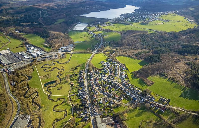 Aerial view, nature reserve Röhr, river Sorpe meander and river Röhr meander in Tiefenhagen near Hachen, Sundern, Sauerland, North Rhine-Westphalia, Germany, DE, Europe, aerial view, aerial photography, aerial photography, meander, nature reserve, lake, lake Sorpe, overview, bird's-eye view, overview