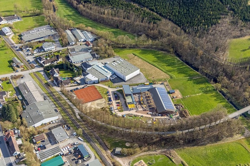 Aerial view, construction site and new building veterinary practice for horses and small animals in Stemel, Sundern, Sauerland, North Rhine-Westphalia, Germany, DE, Europe, Frankfurter Straße, health care, aerial view, aerial photography, aerial photography, medical facility, medical aid, sport, tennis, tennis facility Stemel, veterinary practice, overview, bird's-eye view, overview, medical care