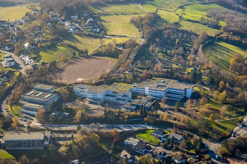 Aerial view, school centre with Städt. Gymnasium and Gemeinschaftshauptschule in Sundern, Sauerland, North Rhine-Westphalia, Germany, education, educational institution, DE, Europe, educational institute, aerial view, aerial photography, aerial photography, school, sports hall, Sundern, overview, bird's eye view, birds-eyes view, overview