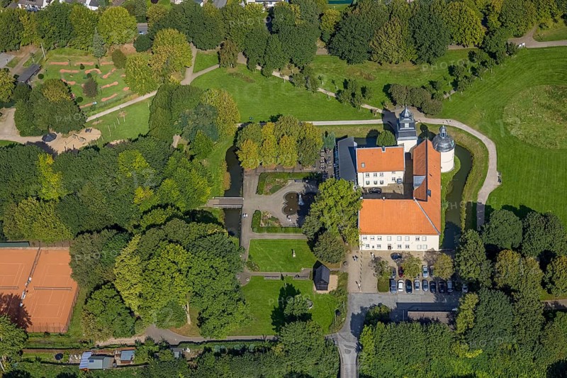 Aerial view, Schloss Haus Martfeld in the district of Lindenberg in Schwelm, Ruhr area, North Rhine-Westphalia, Germany, DE, Europe, Haus Martfeld, aerial view, aerial photography, aerial photography, manor, round tower, castle, castle complex, Schwelm, overview, bird's eye view, birds-eyes view, overview