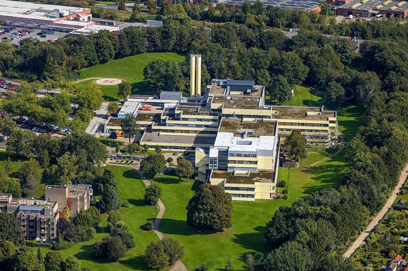 Aerial view, Helios Klinikum Schwelm in the district Lindenberg in Schwelm, Ruhr area, North Rhine-Westphalia, Germany, DE, Europe, healthcare, hospital, clinic, clinic centre, hospital, aerial photograph, aerial photography, aerial photography, medical facility, medical aid, Schwelm, overview, bird's-eye view, overview, medical care