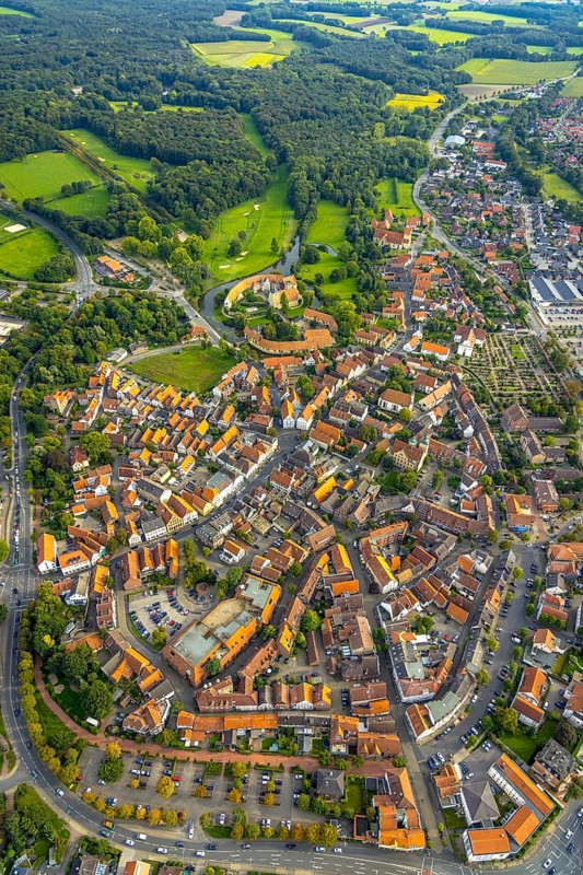 Aerial view, Burgsteinfurt Castle, also known as Steinfurt Castle, in the Burgsteinfurt district of Steinfurt, Münsterland, North Rhine-Westphalia, Germany, castle, castle complex, DE, Europe, moat, aerial photograph, aerial photography, aerial photography, castle, castle complex, Steinfurt, Steinfurter Aa, overview, bird's eye view, moated castle, moated moat, moated castle, bird's eye view, overview
