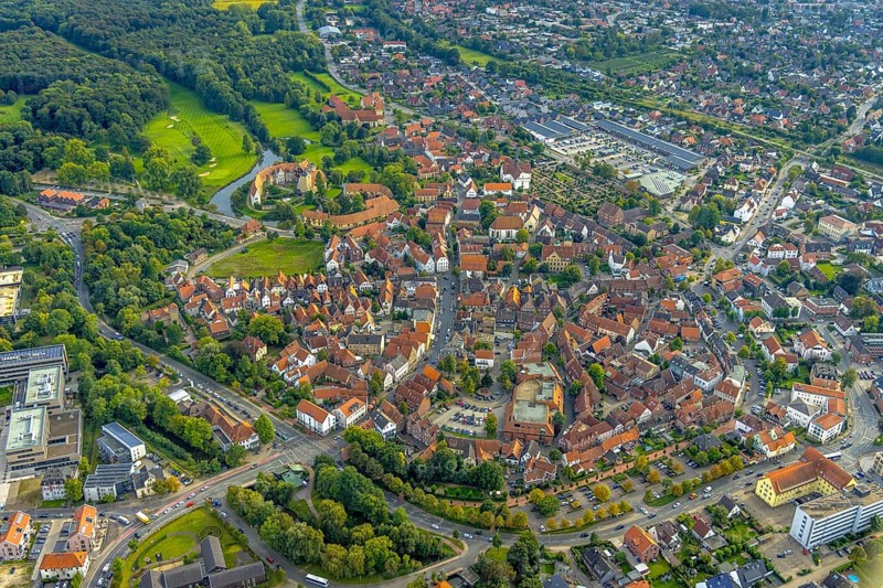Aerial view, Burgsteinfurt Castle, also known as Steinfurt Castle, in the Burgsteinfurt district of Steinfurt, Münsterland, North Rhine-Westphalia, Germany, castle, castle complex, DE, Europe, moat, aerial photograph, aerial photography, aerial photography, castle, castle complex, Steinfurt, Steinfurter Aa, overview, bird's eye view, moated castle, moated moat, moated castle, bird's eye view, overview