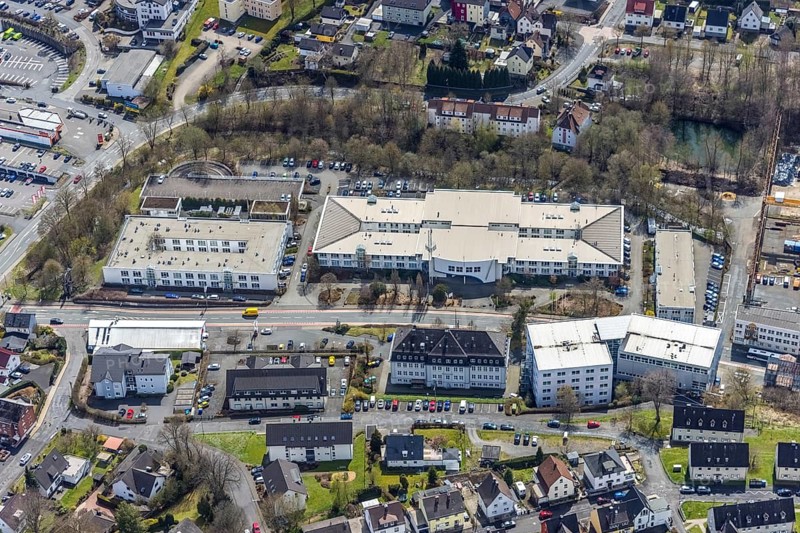 Aerial view, commercial area Birlenbacher Straße, FOM University Centre Siegen, Geisweid-Heckenberg, Siegen, Siegerland, North Rhine-Westphalia, Germany, DE, Europe, commercial enterprises, commercial area, commercial location, commercial use, industrial area, industrial location, aerial photograph, aerial photography, aerial photography, overview, bird's eye view, birds-eyes view, overview