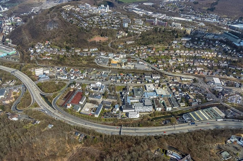 Aerial view, Kreisklinikum Siegen, Fürst-Johann-Moritz-Gymnasium, Weidenau-West, Siegen, Siegerland, North Rhine-Westphalia, Germany, education, educational institution, DE, Europe, Ferndorfstraße, health care, grammar school, hospital, helipad, clinic, hospital, teaching institute, aerial view, aerial photography, aerial photography, medical facility, medical aid, school, overview, bird's-eye view, overview, medical care