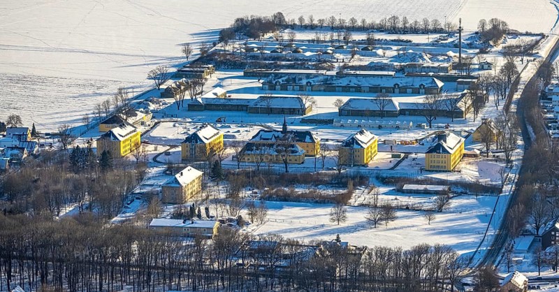 Aerial view, construction area former Kanaal van Wessem barracks, housing estate and refugee accommodation, snow, Soest, Soester Börde, North Rhine-Westphalia, Germany, Soester, Börde, DE, Europe, birds-eyes, view, aerial photography, aerial photography, overview, overview, bird's eye view, winter, winter weather, winter onset, cold, former, barracks, refugee accommodation, housing, flat, houses, residential buildings, housing estate, settlement