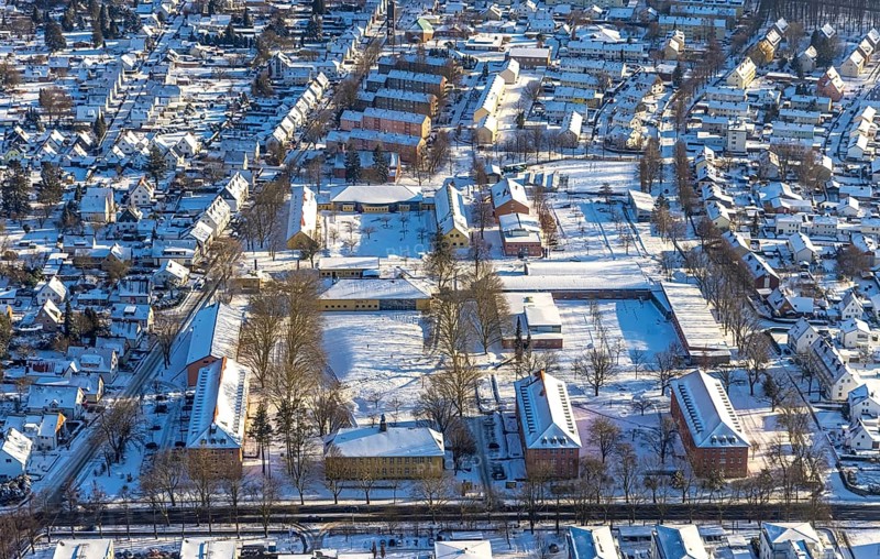 Aerial photo, University of Applied Sciences South Westphalia, University at Windmühlenweg, winter, snow, Soest, Soester Börde, North Rhine-Westphalia, Germany, Soester, Börde, DE, Europe, birds-eyes, view, aerial photograph, aerial photography, aerial photography, overview, overview, bird's eye view, winter weather, winter onset, cold, student, university, bachelor, master, study, university, education, research