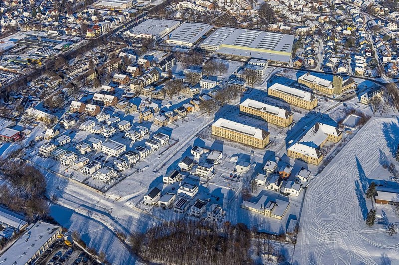 Aerial view, Belgian Quarter Soest, new construction of flats and terraced houses, former Belgian barracks BEM Adam, snow, winter, Jakobi, Soest, Soester Börde, North Rhine-Westphalia, Germany, Soester, Börde, DE, Europe, birds-eyes, view, aerial photography, aerial photography, aerial photography, overview, overview, bird's eye view, winter weather, winter onset, cold, residential neighbourhood, former, barracks, housing, flat, houses, residential buildings, housing estate, settlement