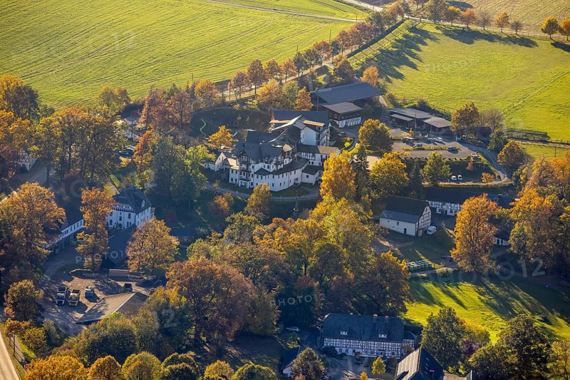 Aerial view, village Ebbinghof with family hotel Ebbinghof in the district Wormbach in Schmallenberg, Sauerland, North Rhine-Westphalia, Germany, DE, Europe, gastronomy, hotel, hotel facilities, hotel business, aerial photography, aerial photography, aerial photography, Schmallenberg, overview, bird's eye view, birds-eyes view, overview