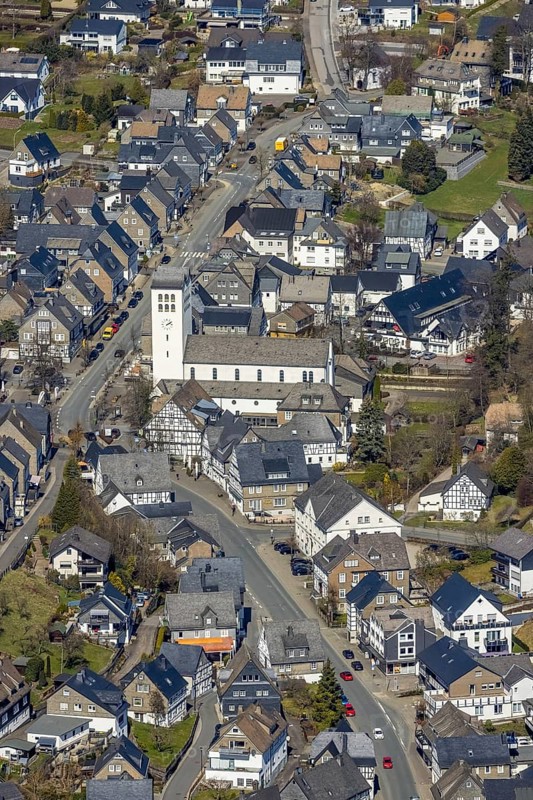 Aerial view, Catholic parish church of St George in Fredeburg, Schmallenberg, Sauerland, North Rhine-Westphalia, Germany, place of worship, DE, Europe, religious community, place of worship, holy place, high street, church, parish, church square, denomination, aerial view, aerial photography, aerial photography, religion, religious site, overview, bird's-eye view, living and life, residential area, birds-eyes view, overview