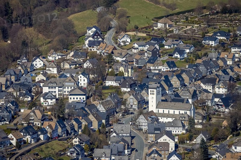 Aerial view, Catholic parish church of St George in Fredeburg, Schmallenberg, Sauerland, North Rhine-Westphalia, Germany, place of worship, DE, Europe, religious community, place of worship, holy place, high street, church, parish, church square, denomination, aerial view, aerial photography, aerial photography, religion, religious site, overview, bird's-eye view, living and life, residential area, birds-eyes view, overview