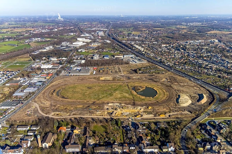 Aerial view, Former racecourse becomes a residential neighbourhood, Project Living by the lake at the trotting track, Hillerheide, Recklinghausen, Ruhr area, North Rhine-Westphalia, Germany, DE, Europe, birds-eyes view, aerial photography, aerial photography, overview, bird's eye view
