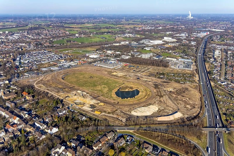 Aerial view, Former racecourse becomes a residential neighbourhood, Project Living by the lake at the trotting track, Hillerheide, Recklinghausen, Ruhr area, North Rhine-Westphalia, Germany, DE, Europe, birds-eyes view, aerial photography, aerial photography, overview, bird's eye view