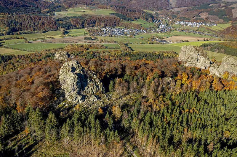 Aerial view, autumn forest and Bruchhauser Steine in the district Bruchhausen in Olsberg, Sauerland, North Rhine-Westphalia, Germany, DE, Europe, geotope with rock formations, landscape conservation area, aerial view, aerial photography, aerial photography, nature reserve, Olsberg, overview, bird's-eye view, birds-eyes view, overview
