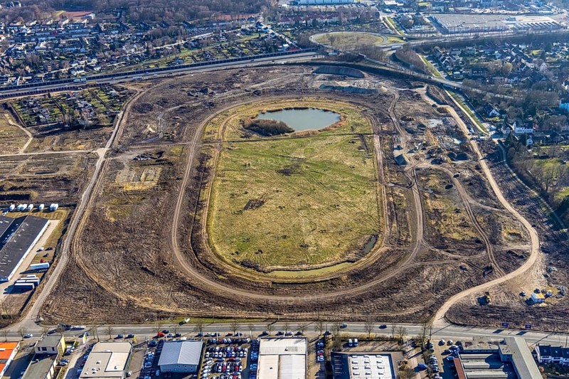 Aerial view, Former racecourse becomes a residential neighbourhood, Project Living by the lake at the trotting track, Hillerheide, Recklinghausen, Ruhr area, North Rhine-Westphalia, Germany, DE, Europe, birds-eyes view, aerial photography, aerial photography, overview, bird's eye view