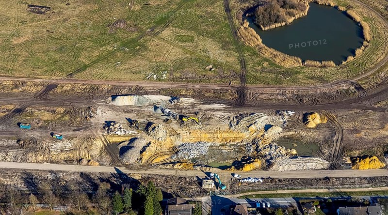 Aerial view, Former racecourse becomes a residential neighbourhood, Project Living by the lake at the trotting track, Hillerheide, Recklinghausen, Ruhr area, North Rhine-Westphalia, Germany, DE, Europe, birds-eyes view, aerial photography, aerial photography, overview, bird's eye view