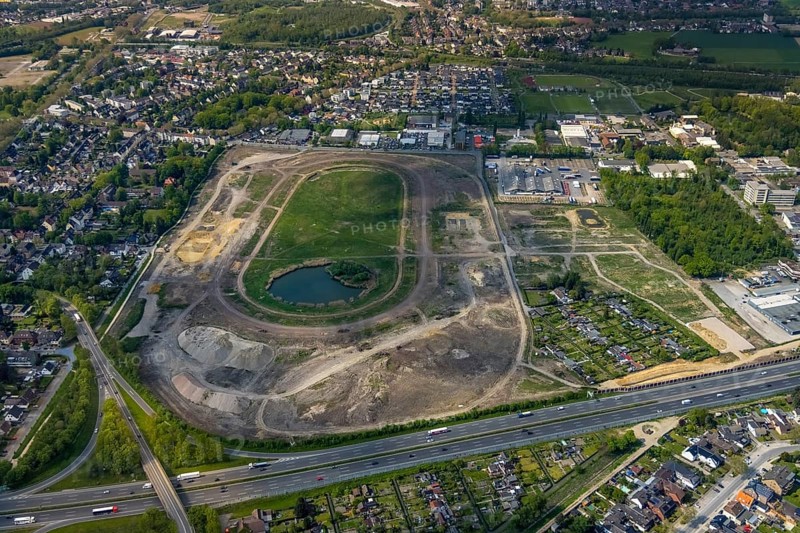 Aerial view of the former trotting track in the Hillerheide district, ISEK project Wohnen am Wasser, district development concept (ISEK) Hillerheide, Hillerheide, Recklinghausen, Ruhr area, North Rhine-Westphalia, Germany, DE, Europe, aerial view, birds-eyes view, aerial photograph, aerial photography, aerial photography, overview, bird's eye view